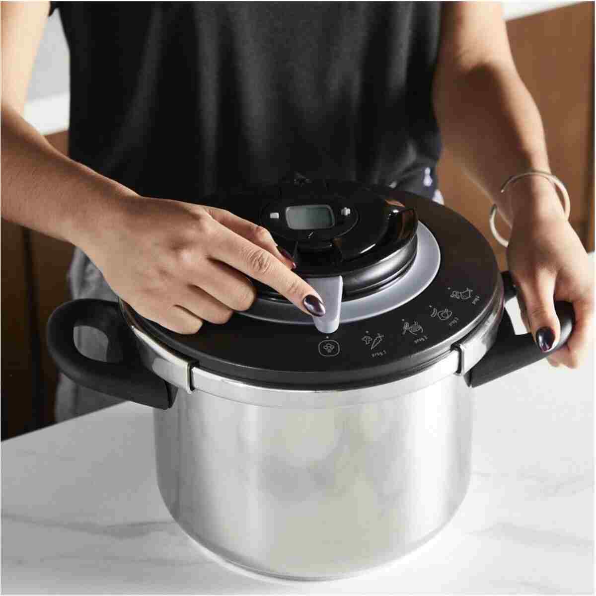 TEFAL P4550632 Clipso+ Chef 4.5 Litre 4 Pişirme Programlı Düdüklü Tencere - 1510002661 Inox - Görsel 3