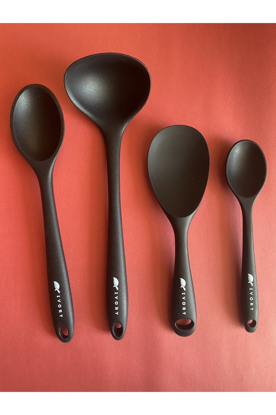 1c9561c5147b6a91257c8530a4e657c9 Multiamo İvory Sert Uçlu Isıya Dayanıklı Yanmaz Yapışmaz Silikon Seti 4 Parça 28cm/22cm/20cm Kaşık 28cm Kepçe - Görsel 1