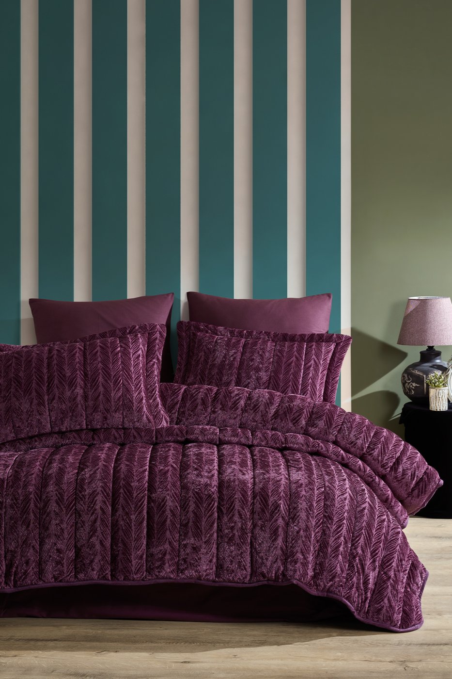 3c41c8b98f7e72f02e4688539f3eb460 Elart Velvet Comfort Set Uyku Seti Çift Kişilik Kadife 3 Parça (230x220 cm)i Mürdüm - Görsel 1